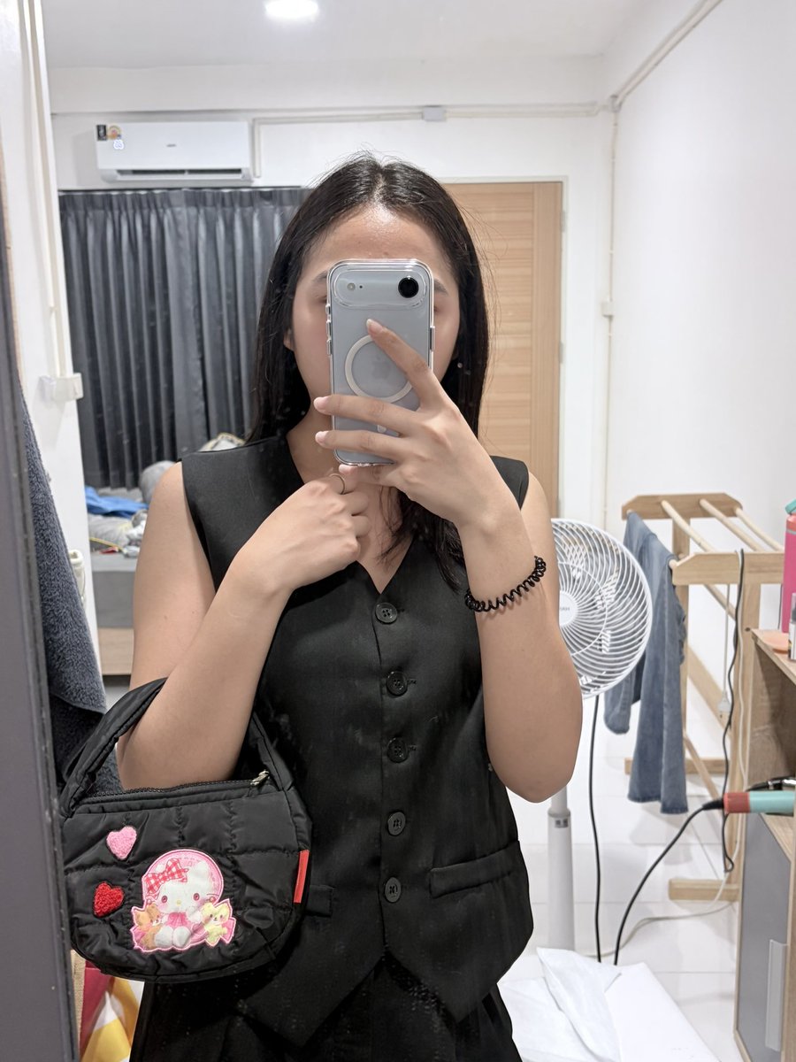 usedstuffpp's tweet photo. Sanrio กระเป๋า hello kitty 50th anniversary
ผ้าไนล่อน ใส่ iphone pro max ได้

140 รวมส่ง

สั่งของ/ขอดูพต
💌https://t.co/UVcXhiMrxx

#ส่งต่อกระเป๋า #กระเป๋ามือสอง #โล๊ะตู้ #ส่งต่อเสื้อผ้ามือสอง #กระเป๋า https://t.co/D83hw9RU9k
