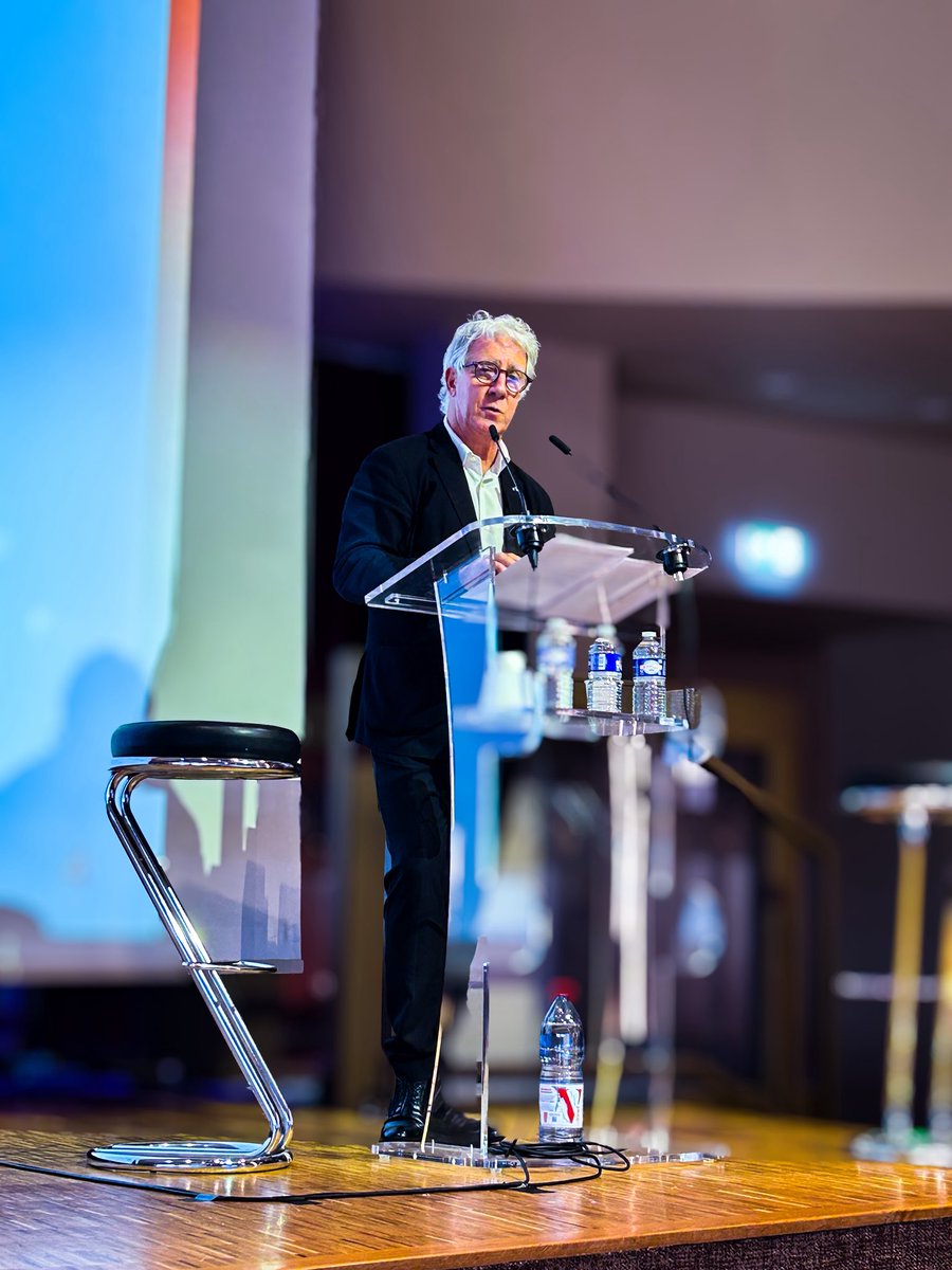 FBrunner_'s tweet photo. En tant que sociétaire de la @sacem, je participe à notre Assemblée Générale, au Siège de cette exceptionnelle organisation, qui protège résolument la création. 

Le président du Conseil d’administration de la SACEM, le grand compositeur Patrick Sigwalt, a pris la parole pour dresser un bilan et rappeler que la révolution technologique à l’œuvre, ne pourra pleinement s’accomplir qu’en garantissant la protection des créatrices et des créateurs.

Le cœur battant des grandes transformations de l’humanité, est cette capacité unique de création, déployée par les inventrices et les inventeurs. C’est ce trésor que nous devons protéger : une création riche, diverse, vivante et libre. 

Je suis convaincu que les artistes n’ont pas dit leur dernier mot face à l’expansion de l’intelligence artificielle. La révolution technologique est aussi une formidable opportunité, pour enrichir les formes d’expression et de création des êtres humains, pour repousser les frontières de notre potentiel. 

Protégeons les droits d’auteur, protégeons notre patrimoine de création, protégeons l’avenir de la création française et européenne. Le déploiement de notre puissance technologique devra s’accompagner de l’amplification de notre puissance de création.