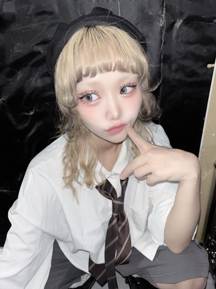 lonlium_shina's tweet photo. 海外のキッズ(ワル) https://t.co/aEiDFOZ7n4