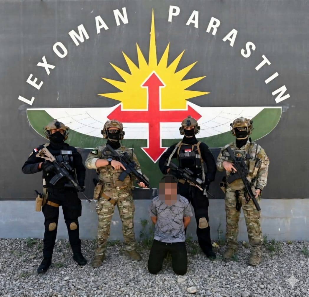 iraqicts's tweet photo. جهاز مكافحة الإرهاب يلقي القبض على (3) ارهابيين وتاجر مخدرات في مناطق متفرقة
============
ضمن جهود أبطال جهاز مكافحة الإرهاب المتواصلة في ملاحقة بقايا العناصر الإرهابية وشبكات الاتجار بالمخدرات، نفذ جهازنا سلسلة عمليات أمنية متفرقة، استندت إلى معلومات استخبارية دقيقة، أسفرت عن https://t.co/3IxkcXR5wH