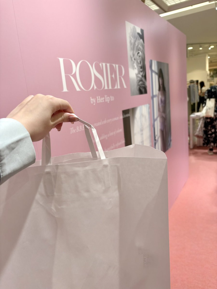 etoile____11's tweet photo. Rosierのルミネ2ポップアップ♡ずっとBandeauBraとCamisoleSet欲しくてなんなら周年イベントより楽しみにしていたの👶🏻🍒無事購入できた〜🛒 https://t.co/MC39DRnH1d