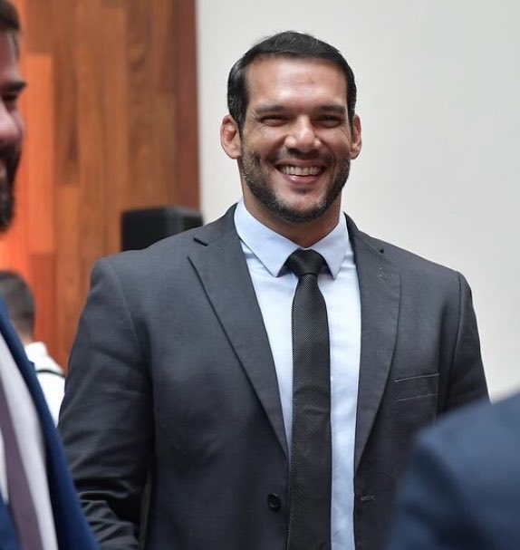 Vai Desmaiar tweet media