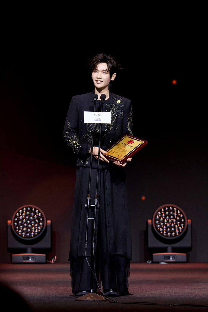 Gloddy12's tweet photo. ยินดีด้วยน่ะครับน้องนาย 
รอผลงานเรื่องใหม่ รางวัลใหม่ที่จะมีเพิ่มขึ้นๆ ในอนาคตอยู่น๊า

NNINE NEW ERA AWARDS 
#นายท่านกรชิต https://t.co/Kzp8FGnYP8