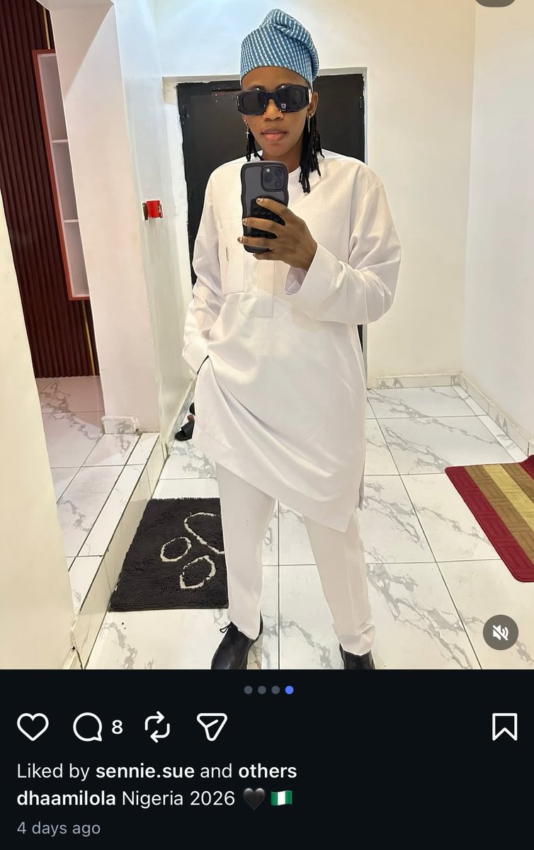 Sugarboyadeola1's tweet photo. You sha Dey use throwback Dey whine us, no be you go aparte 4 days ago?? https://t.co/9xTtpf9tSI