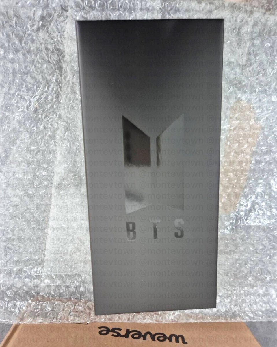 montevtown's tweet photo. [ #MonteVUpdate ] 16/06/2026

♡ BTS OFFICIAL LIGHT STICK
♡ BT21 LINE FRIENDS
♡ นิตยสาร JUNGKOOK

สินค้าเข้าบ้านเกา รอบเรือค่า 🏠🇰🇷 https://t.co/PUGpp62xsz