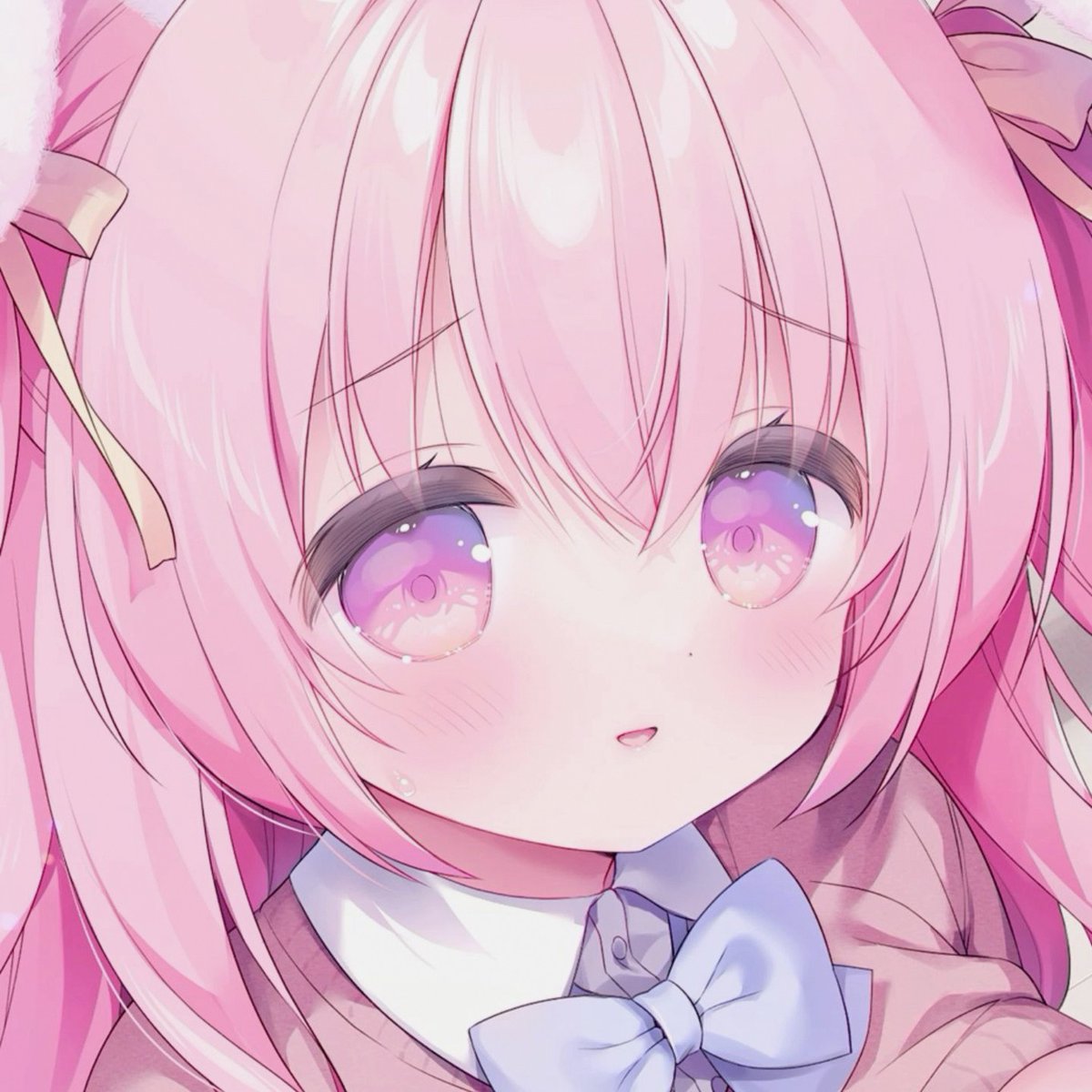 _sladnlr's tweet photo. まさに「お砂糖たっぷり」なピンク統一が、現場での推し活に最高に映える無敵コーデ。チェック柄とフリルの盛り方が絶妙で、甘いけど品がある「フレンチガーリー」感もあって尊い。
ピンク全振りなのに、シアー袖の抜け感で重くなってないのが天才！可愛さの暴力です。 https://t.co/0DJDQeuBMM
