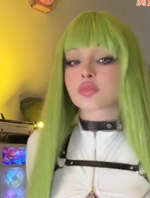 Ana Raven Taylor tweet media