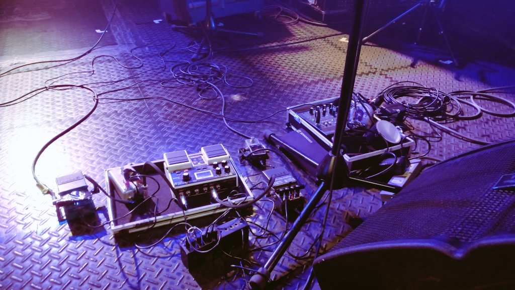 bambypunch's tweet photo. 今日はお仕事帰り渋谷のCLUB CRAWLへ🎶
まだ先日のワンマンの余韻があるから…最高に楽しかった️～🩵

#Cuon 
12月のワンマン@渋谷CYCLONE
『解き放つ夜は極彩色』のフライヤーが出来てたよー！！ https://t.co/6fBUK0GFkF

そして、このあと0時からライブで育てて来たアノ楽曲が配信開始っ🌟 https://t.co/ocXElZkkcM