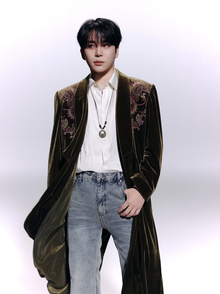 wtompn's tweet photo. 왕자님이왜여기에...? https://t.co/xML1jHKDot