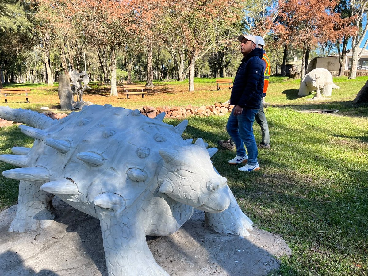 oppuruguay's tweet photo. Recorrimos, junto a parte del equipo de Infraestructura de Descentralización,  obras financiadas a través de programas de la OPP: Barrio Popular y Plaza La Concordia, Parque Rivera en ejecución y Rambla Juana de Ibarbourou próxima a iniciar. #CerroLargo https://t.co/VEZ6axguIF