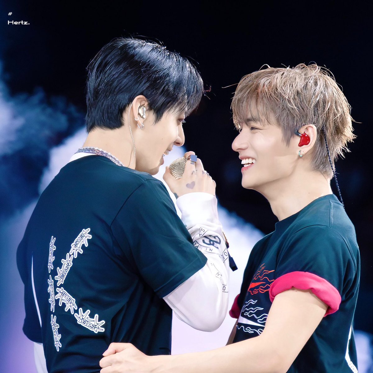 lvthvkook's tweet photo. GURL JUNGKOOK'S EYES ON TAEHYUNG'S LIPS helppp
triangle flirting was sooo real😭 oh TAEKOOK https://t.co/90Qx7Jp2rb