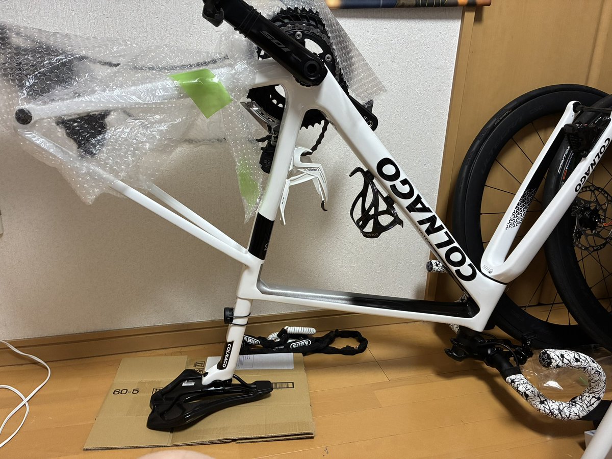 Shunmintei's tweet photo. 何故部屋に！？ https://t.co/r5f7KGLcgO