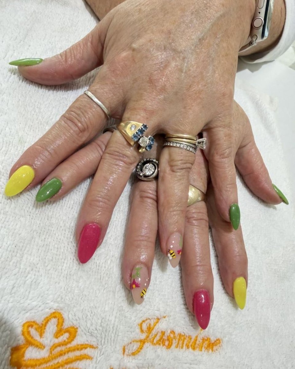 miyanailsnspa2's tweet photo. Bold or minimal, our nail art services are designed to perfectly reflect your personality. We love bringing creative ideas to life. Message us today to design something that truly stands out. #NailArt
https://t.co/CE1bVtLhrq https://t.co/TS8FCVA9ZU