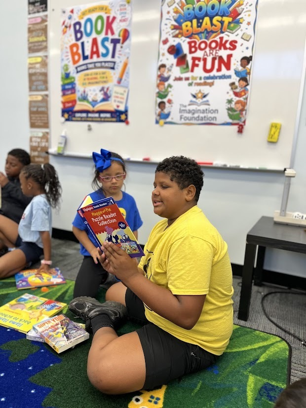 MTSDnews's tweet photo. What a blast... A Book Blast! Ridgeway Elementary students unwrapped thousands of new books during a schoolwide countdown celebration, capping off a community effort that will send every student into summer break with books of their own. More at https://t.co/SVkGebC16H https://t.co/LzbVuRzsdl