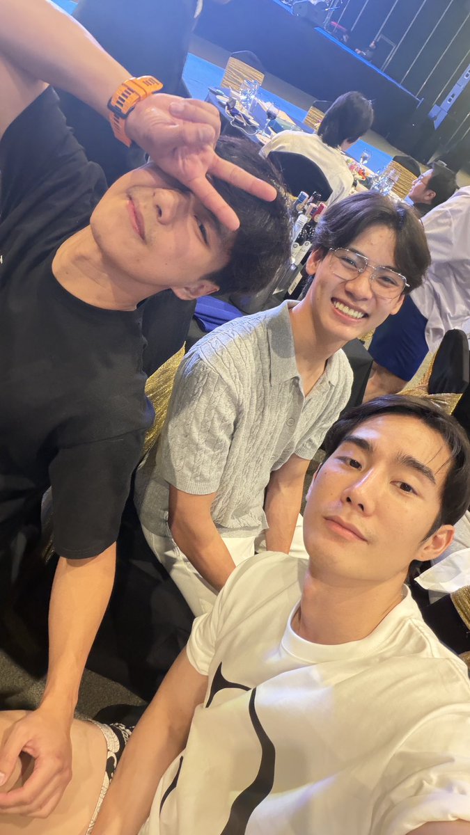 fforcejs's tweet photo. ได้เจอน้องแล้วววว #GMMTVOuting2026 https://t.co/3yQIVhnTbG