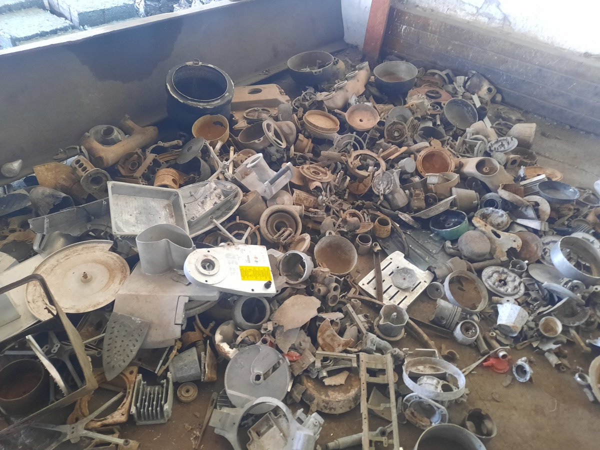 ERMP_CAV's tweet photo. Nada detiene la marcha de los hombres y mujeres del Reciclaje qué protagonizan jornadas épicas teniendo en cuenta las limitaciones materiales , pero  hay un compromiso  con la organización y el país dónde la dignidad y el decoro se ponen a prueba con el quehacer diario. https://t.co/62qmqTxK67