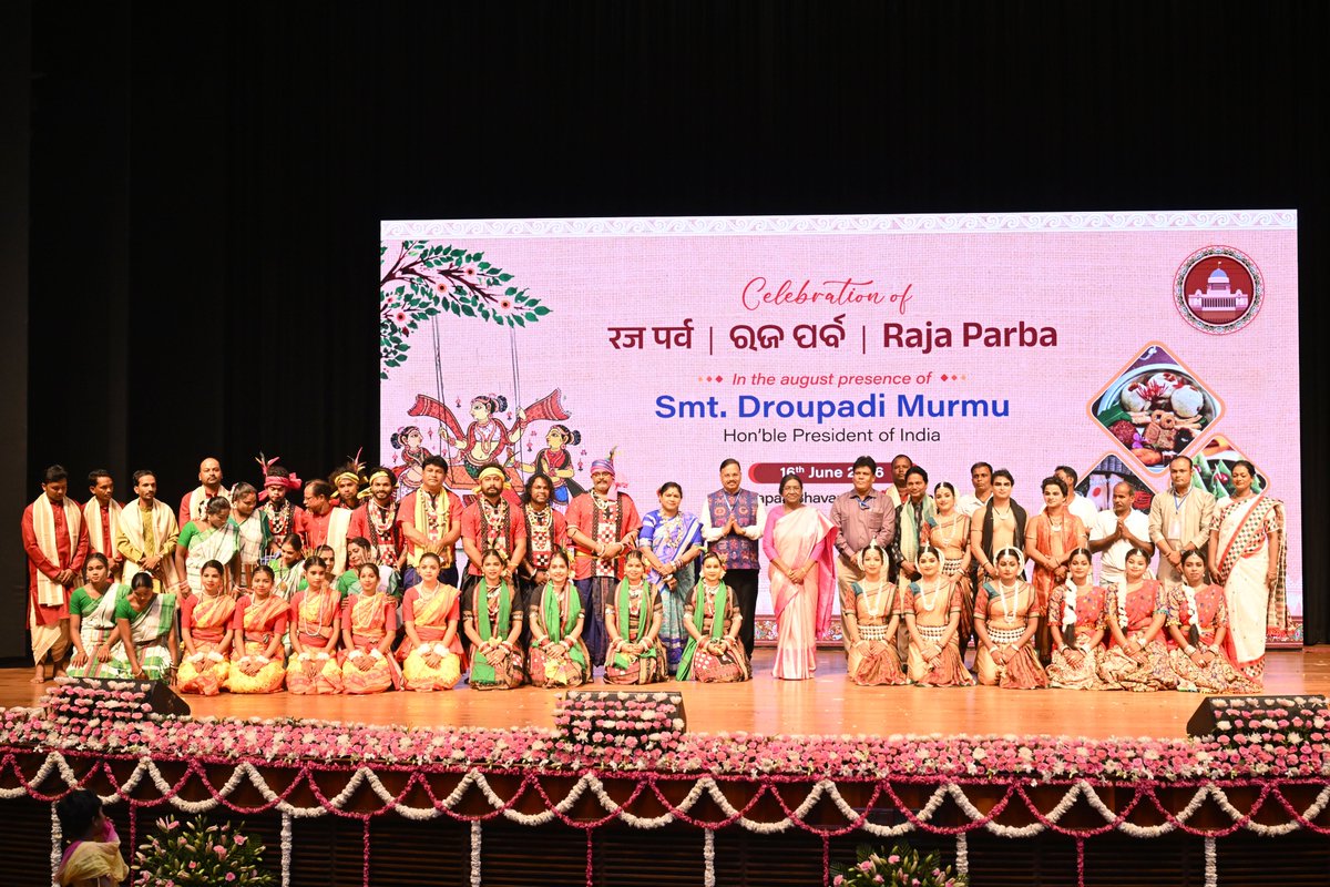 rashtrapatibhvn's tweet photo. President Droupadi Murmu attended the celebrations of Raja Parb at Rashtrapati Bhavan Cultural Centre. On the occasion, she witnessed various dance performances which include Odissi, Santali, Jhumar, Sambalpuri and Raja Ballet.
The Raja Parb is an important festival of Odisha which is celebrated to welcome the agricultural year.