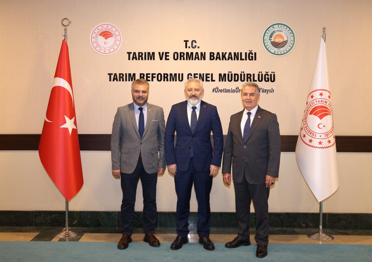 mehmeterol70's tweet photo. AK Parti Aydın Milletvekilimiz Sayın Ömer Özmen ile birlikte Tarım ve Orman Bakanlığı Tarım Reformu Genel Müdürümüz Sayın Osman Yıldız’ı makamında ziyaret ettik. 

İlgi ve destekleri için Genel Müdürümüze teşekkür ediyorum.

📍Tarım ve Orman Bakanlığı https://t.co/2ZyGyDUIKI