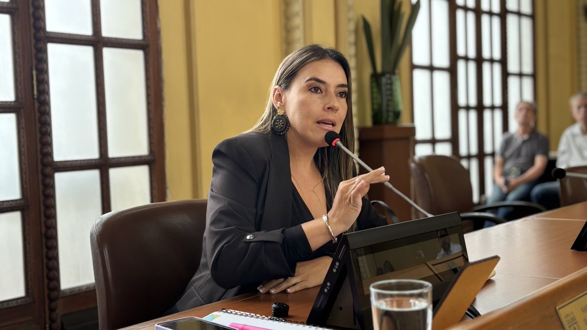 asambleacaldas's tweet photo. “Preocupa incremento de delitos de alto impacto en Caldas. Homicidios y violencia intrafamiliar muestran cifras que exigen acciones contundentes. Reconozco trabajo de @SecretaraDeGob1 la seguridad debe contar con mayor respaldo del Gobierno Nacional”diputada, Karen Liliana Suárez https://t.co/fiNsvXXDWi