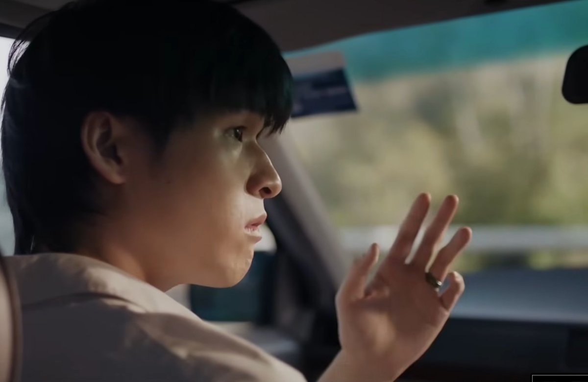 EchoWSHN's tweet photo. Easter Egg: #WUTheSeriesEP7

Character on the Jade Ring was the same character on the Jade Pendant that Niran gave Pete:

緣 (yuán) - Fate

// and omg Niran without thinking place it on his ring finger~~ https://t.co/KoKmNpmvQA