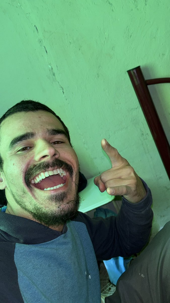 luizbang's tweet photo. Estou extremamente ocupado ok meus fã , quero que vocês comenta nos meus antigos posts 👍🕺 https://t.co/AvnEprmuzU