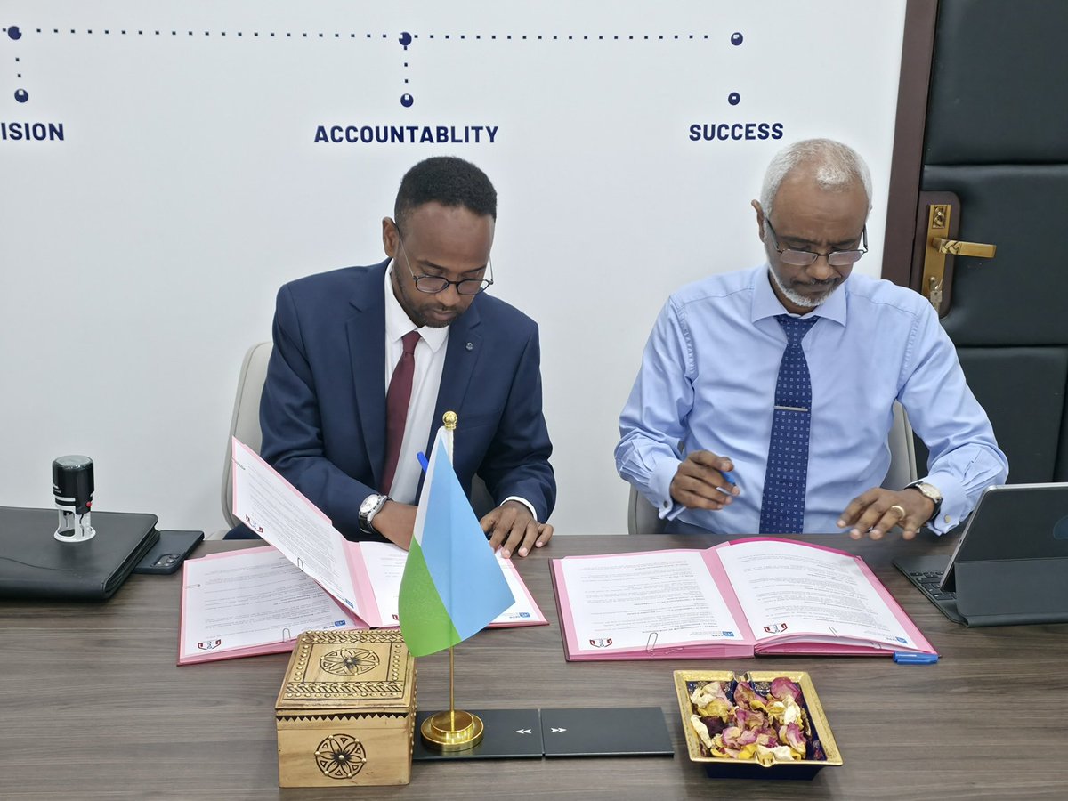 aid_ahmed_'s tweet photo. Dans la continuité du renforcement d’une gouvernance financière renforcée qu’un Partenariat a été mis en place entre l’Ordre des Experts Comptables de Djibouti et le SEPE sous le haut patronage du Ministre de l’Économie et des Finances. https://t.co/arrkCnjMHW