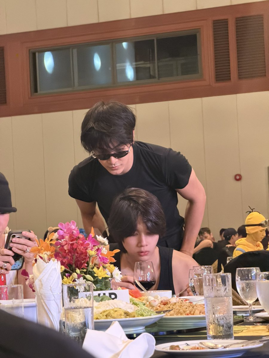 notexale's tweet photo. J: aku tau kamu mual, tapi makan dulu ya sayang
D: iya…

#GMMTVOuting2026
#JoongDunk https://t.co/h6M605VD9h