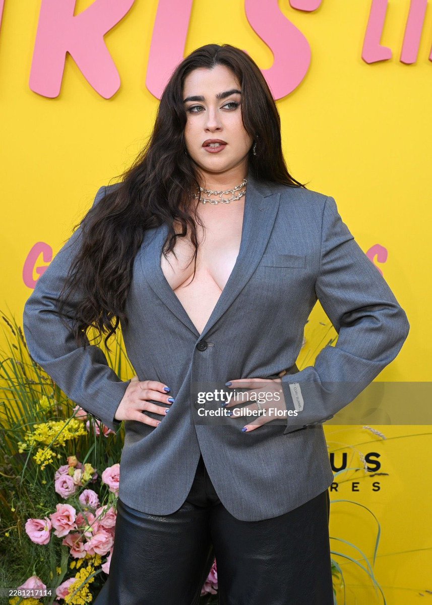 LBRMidias's tweet photo. Lauren Jauregui durante a premiere de “Girls Like Girls”, em Hollywood, Los Angeles! 

📸 Amy Sussman &amp; Gilbert Flores via Getty Image https://t.co/xykNUPxH4W