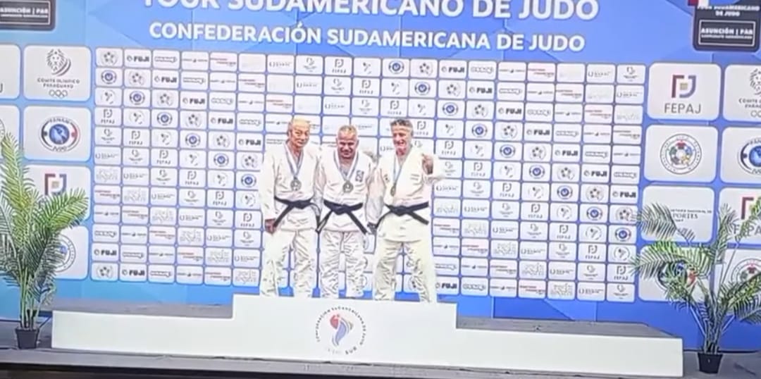 MuniDeportes's tweet photo. 🥋 [Judo]

🥉Carlos Ruscio logró el tercer puesto en la categoría M8-73 kg del Open Sudamericano de Judo Veteranos 2026, disputado en Asunción, Paraguay.

👏 ¡Felicitaciones!

@BritosGuillermo https://t.co/wOFgTGbQy7