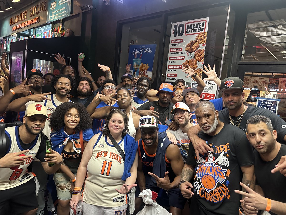 New_Tape_City's tweet photo. A street full of Champions, unforgettable night, unforgettable memories. 

#NYKX / #KnicksTwitter / #AlwaysKnicks https://t.co/jrZvFjZapA