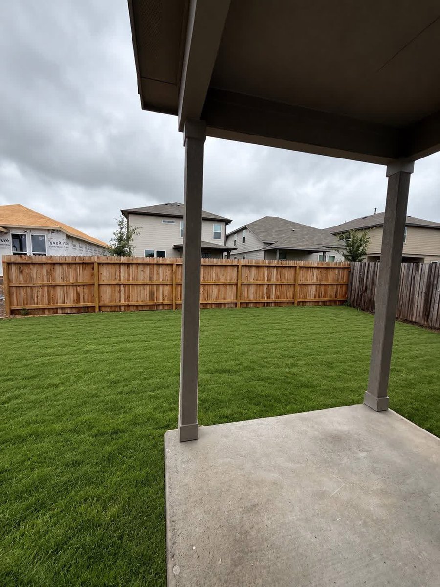 jbaked210's tweet photo. If you’ve been waiting for the “right time” to buy, this might be your sign👀

3🛏️ 2🛁 1600 SqFt
Gorgeous RevWood Flooring Quartz Countertops Upgraded Fixtures Throughout
Energy Efficient = Lower Utility Bills

Why keep paying rent when you could own a home with designer finishes https://t.co/lWxH9R7Tos