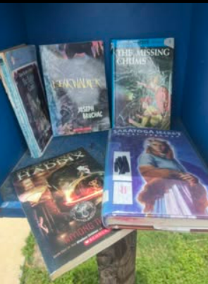 jisdstudents's tweet photo. *Take a Book, Leave a Book!*Have you checked out the *Jarrell Middle School Free Library*?
Our Little Free Library is available for students, families, staff, and community members to enjoy. https://t.co/7mYHjOGKVV