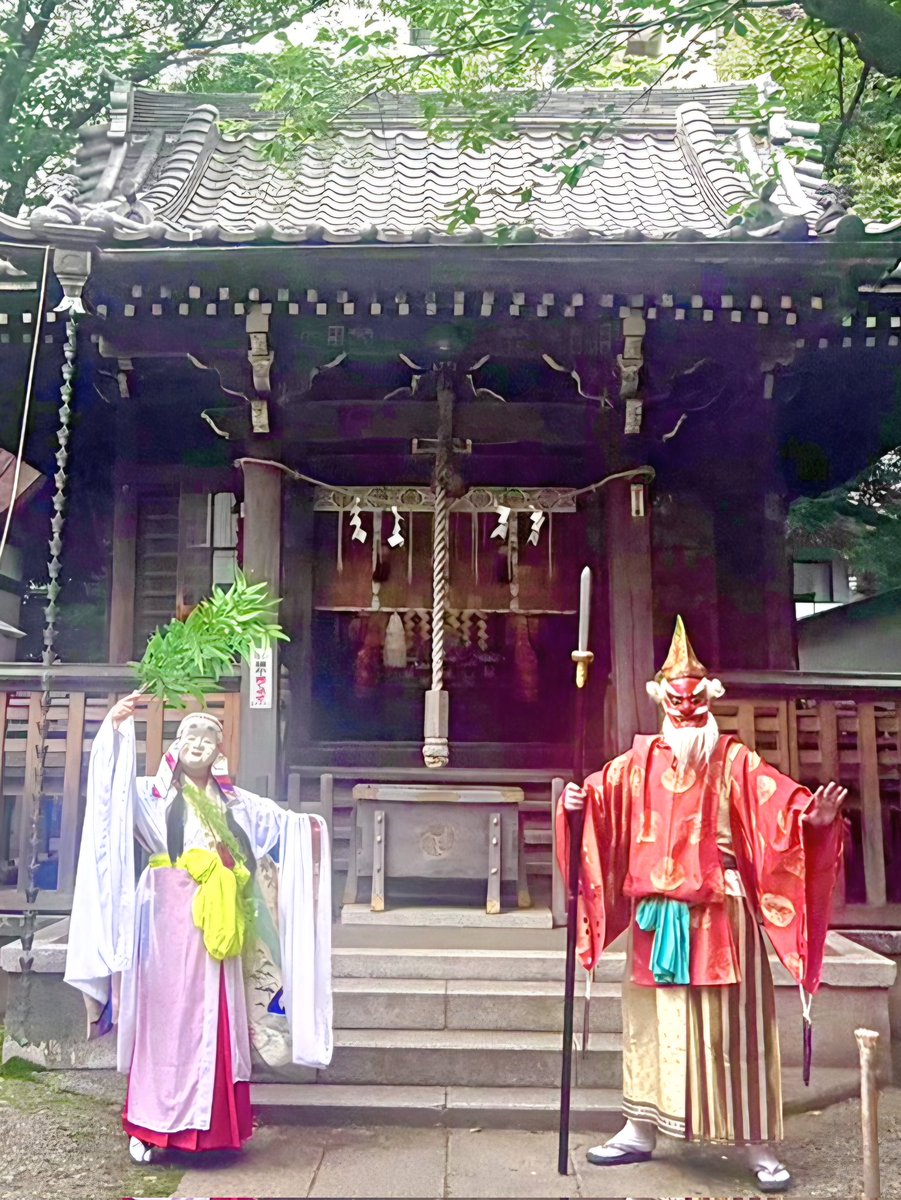 kakoyurinosuke's tweet photo. 大田区 蒲田に鎮座する御園(ミソノ)神社は、猿田彦(サルタヒコ)と天鈿女(アメノウズメ)を祀るお社です。
特に猿田彦は総本社である伊勢一ノ宮の椿大神社からも認可を受けた独自の猿田彦舞を伝えており、氏子の皆さんの強い思い入れがうかがえます。
しかし…勿体ないことに、高齢化とコロナの影響によってここ数年廃絶しておりました。

そこでこの度、吉福社中で猿田彦舞復活のお手伝いをさせて頂く事になりました！
偉大なる先人方の思いを引き継ぎ、さらに発展させて未来に繋ぐことが出来るのか？！
神楽団 吉福社中の新たなるチャレンジが始まります🔥