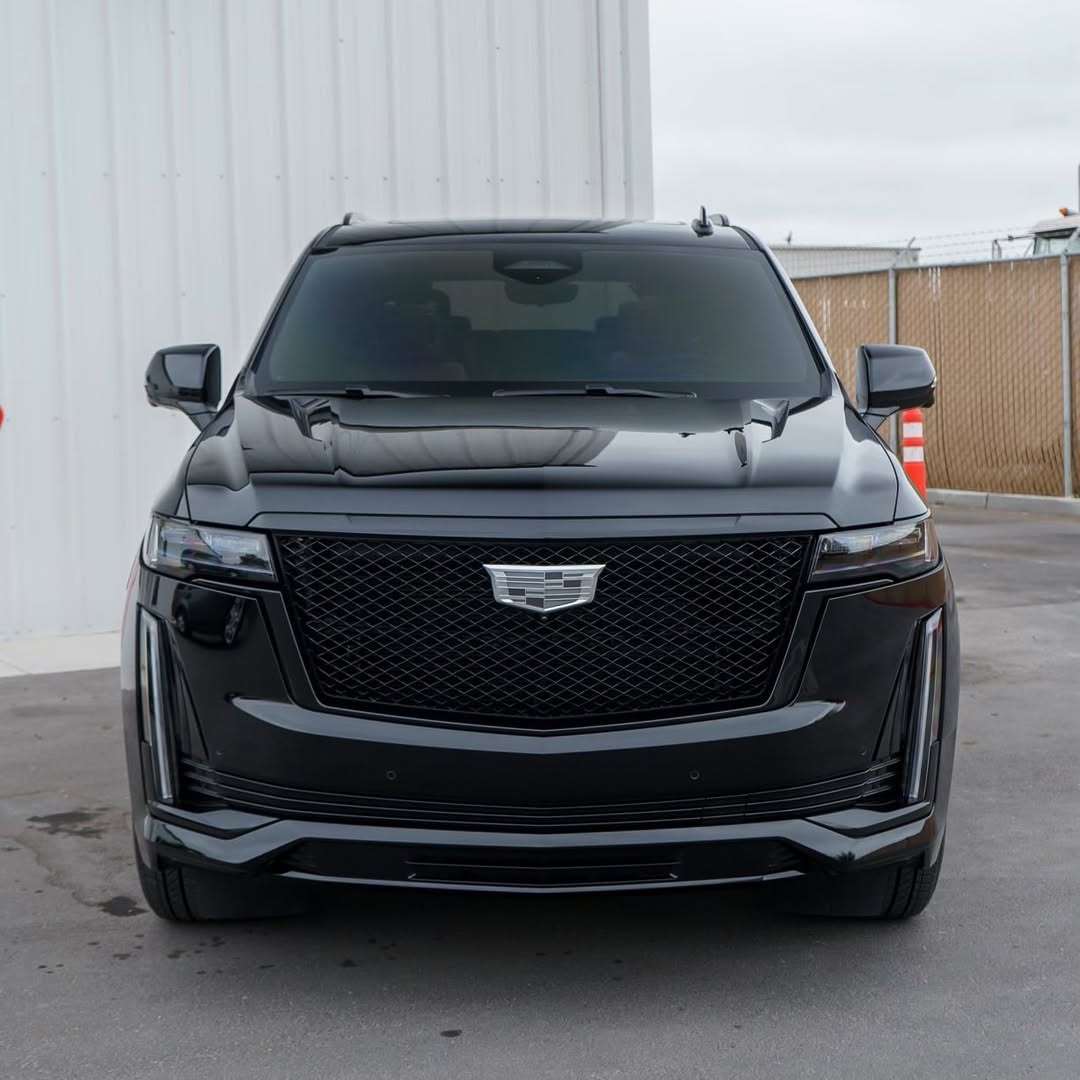 nocarcontext's tweet photo. Cadilac escalade 🖤🖤 https://t.co/fBdtNt3CR6