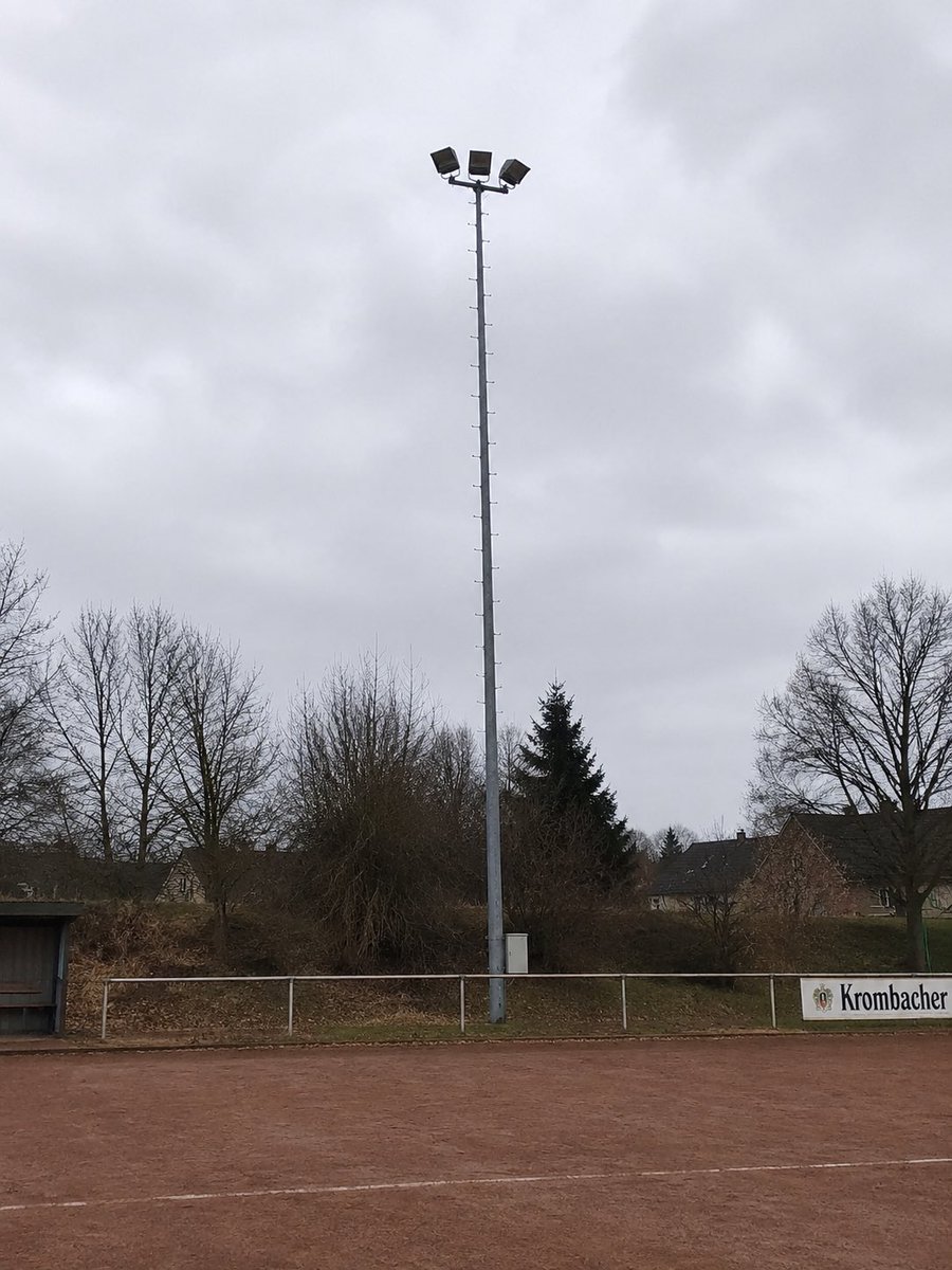 Sky1887Xbox's tweet photo. @1954x1887 Die neuen Flutlichtmasten…. https://t.co/Dp7yLAV1Xb