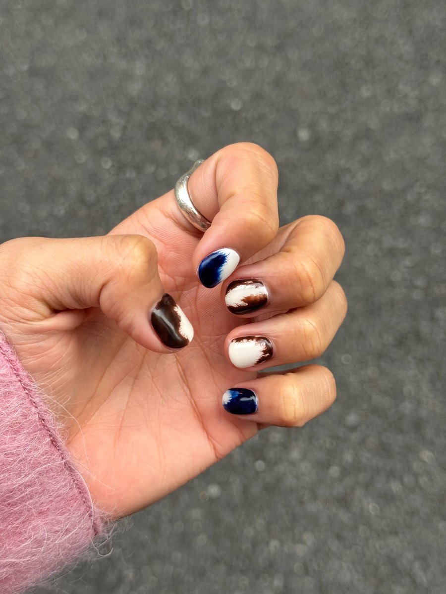 2620_MINI's tweet photo. 理人の指先に宿る宝石たち、宝物💅 https://t.co/YAf1MqktAG