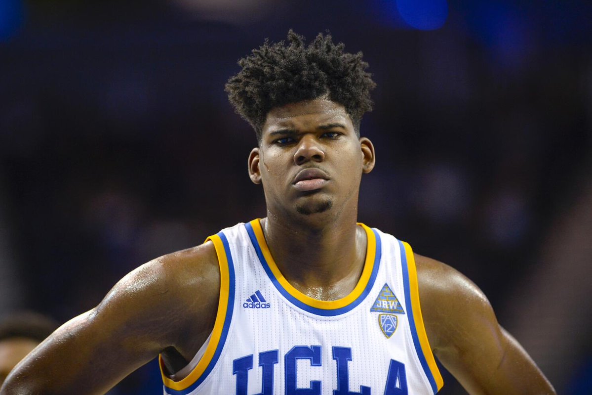 CuffsTheLegend's tweet photo. De’Aaron Fox is WHO??! 

Must be talking about the Tony Parker who played for UCLA 🤣🤣💀 https://t.co/LY7UYJ8eWM