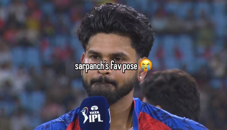 ShreyRiii's tweet photo. One thing about Shreyas , he's always gonna hit this exact pose whenever he's standing. 😭🤣

Now I can't unsee it. 😭🤌❤️ https://t.co/BQsjKf5Z7B
