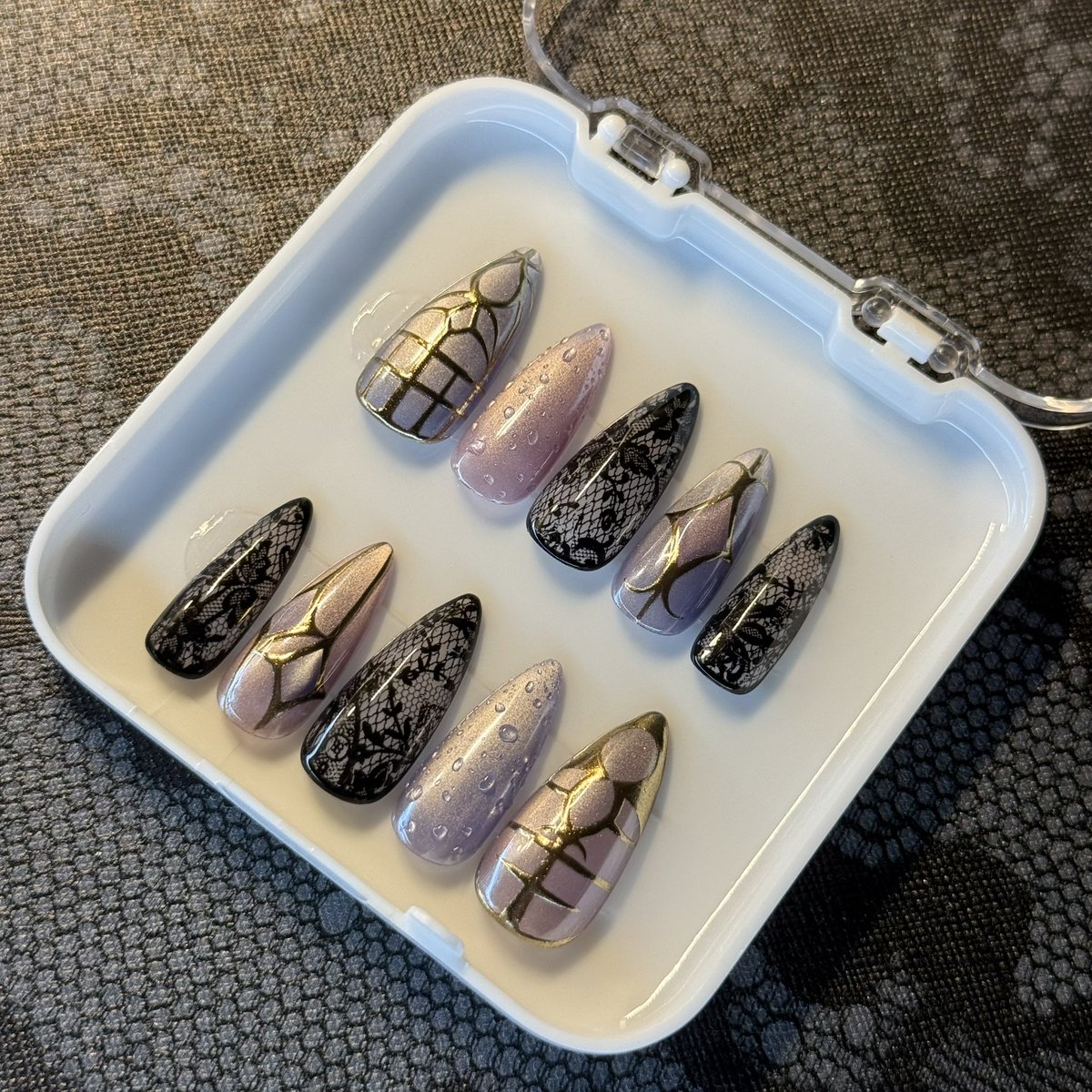 eviefoxiee's tweet photo. prestige requiem sona inspired nails💜 https://t.co/NGieUjSeup