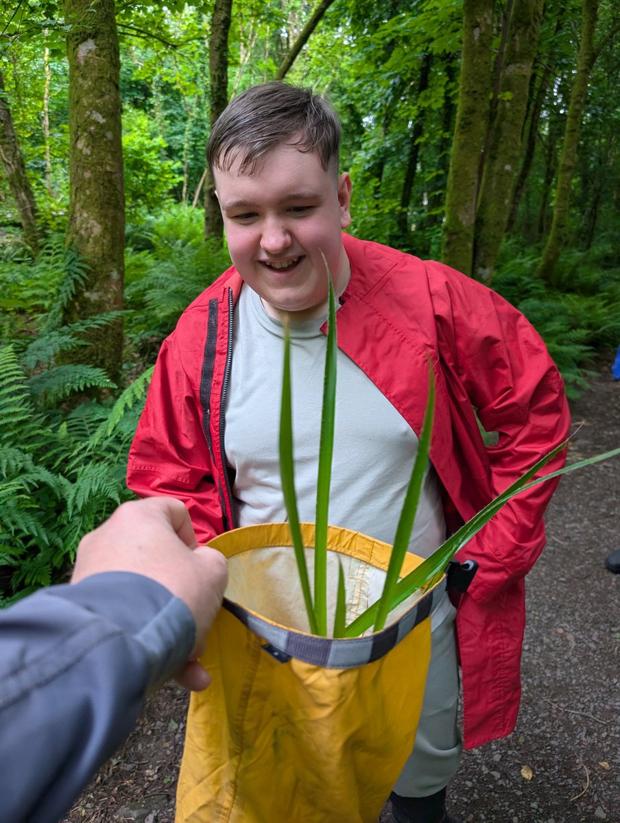 BlairvadachDan's tweet photo. First day adventures with @middlefieldsch took us into a local woodland for an explore.
We splashed &amp; scrambled our way around the forest, ending day 1 of #MiddlefieldBV26 on the beach back at @BlairvadachOEC . https://t.co/AD0KmXAXAr