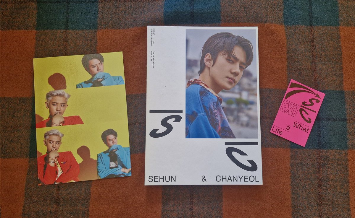 _blink218's tweet photo. [VENDA] Álbuns EXO-SC

🐣 1 Billion Views: r$75 + frete
🐣 What a Life: r$50 + frete

os álbuns vem com as inclusões das fotos :)

🏷: sehun chanyeol 1bv card photocard https://t.co/C4PE4HhhLJ