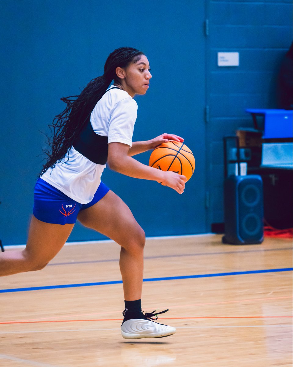 UTAMavsWBB's tweet photo. First week in the 817👏

#BuckEm🐎 https://t.co/cvVMgG5tKE