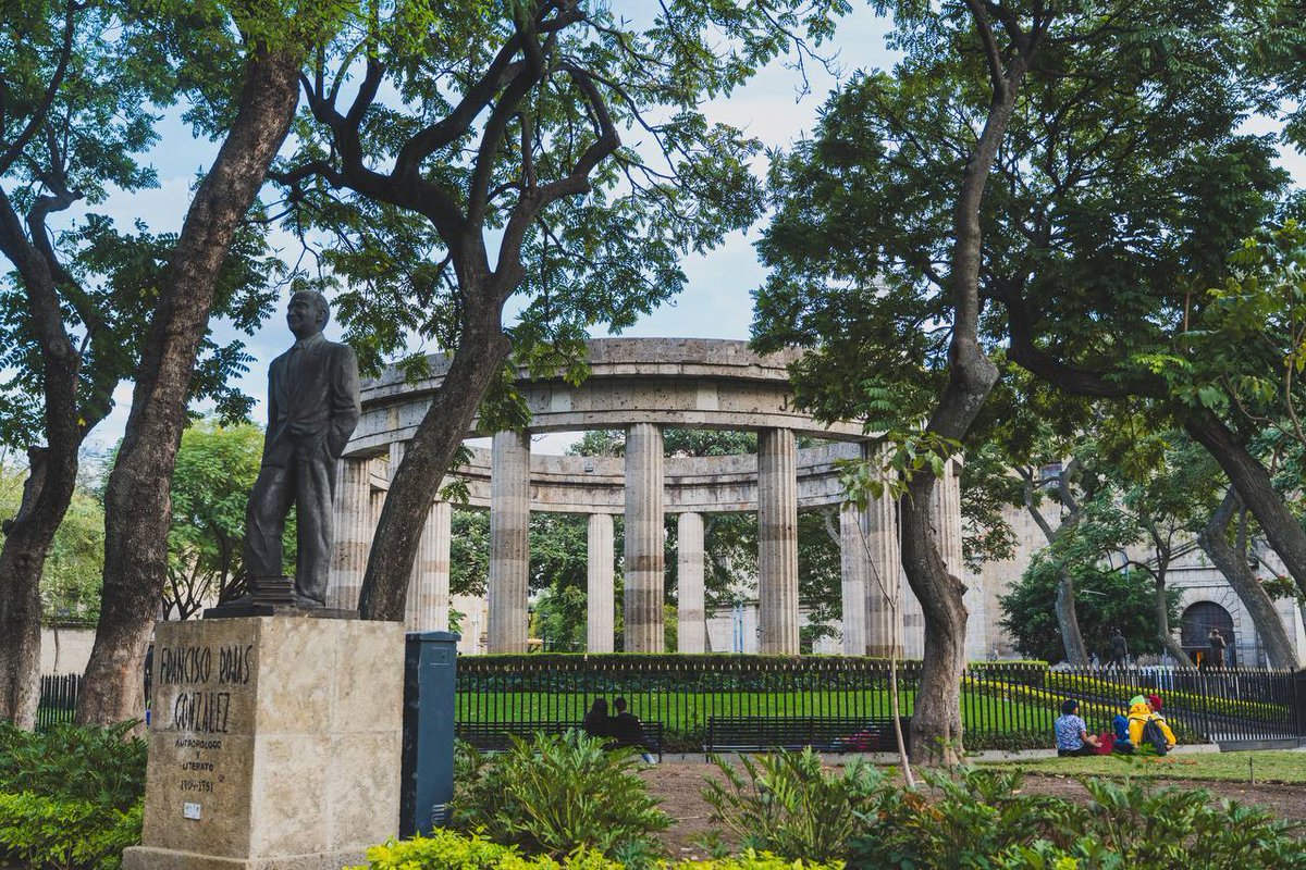 PabloLemusN's tweet photo. Hoy celebramos 203 años de historia, orgullo e identidad. 

Desde 1823, Jalisco decidió ser libre y soberano, sentando las bases para construir un futuro lleno de oportunidades para todas y todos.

Hoy somos un estado líder en economía, empleo, innovación y turismo, que avanza gracias al talento de su gente y al trabajo en equipo. 

¡Que viva Jalisco y que viva México!