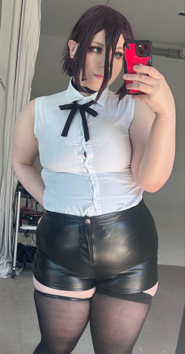 misspixel___'s tweet photo. Caked up chubby Reze 

#cosplay #reze https://t.co/wGMCP2vEvq