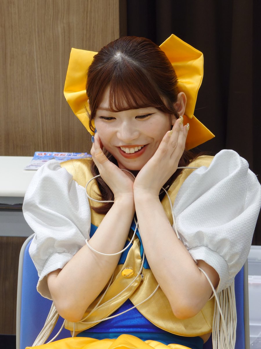 TiM_B614's tweet photo. 可愛いお姉さん
#レオナエンパイア
#マーメーゲーム
#豆粒増殖作戦 https://t.co/t9P1hUrEtz