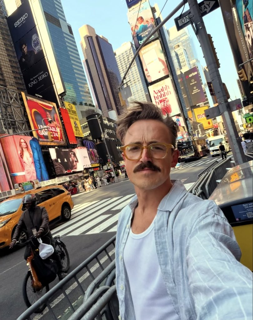 mcflywonderland's tweet photo. TOM FLETCHER O MUNDO É SEU! O musical Paddington vai estrear na Broadway em 2027. As vendas já começaram 🎭 

| via paddingtononbway https://t.co/DA6PQ9KDf0