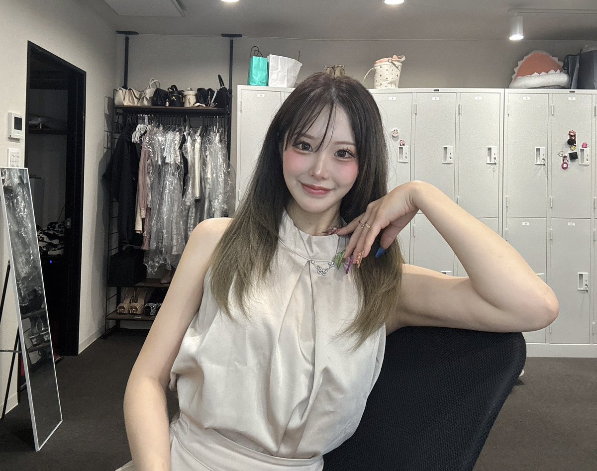 se_chan422's tweet photo. 醜いババアたち〜
若さへの嫉妬は辞めましょうね♡ https://t.co/1wndCMiDrr