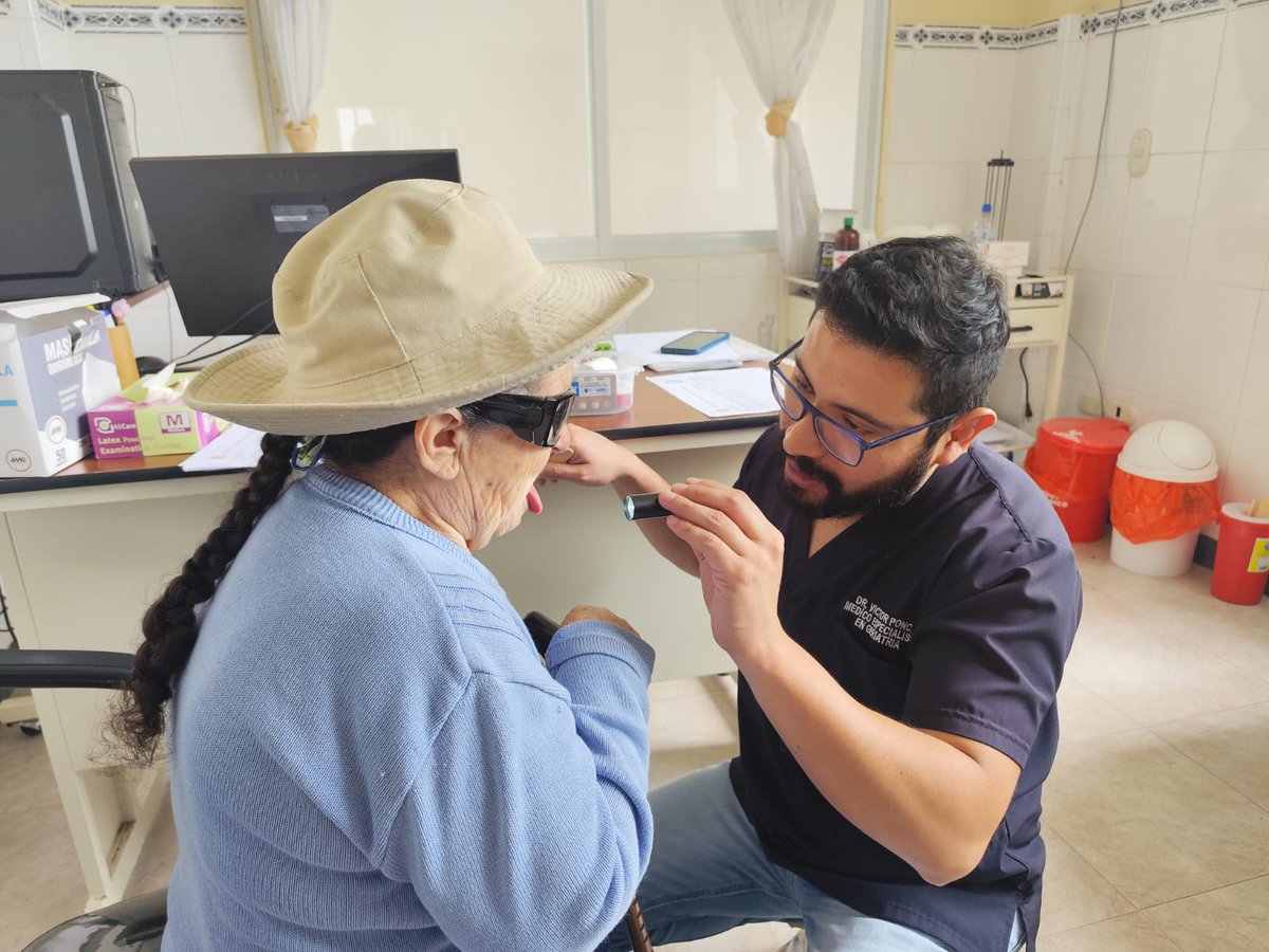 HGeneralMacas's tweet photo. #MoronaSantiago |👨🏽‍🦳El servicio de geriatría del @HGeneralMacas brinda atención integral a los residentes del asilo Nuestra Señora Purísima de Macas con visitas los días jueves y domingos, atendiendo a 20 pacientes por semana, con una atención oportuna, cercana y humanizada https://t.co/n2cV14XB6w