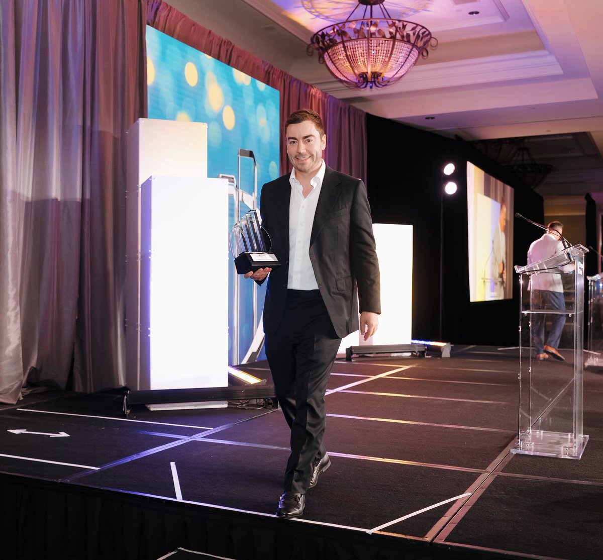 BrianTate's tweet photo. I’m proud to share that I was named an EY Entrepreneur of the Year winner for the Pacific Southwest region. Very grateful to EY and the whole @oatsovernight team https://t.co/W6WjBZOwqi