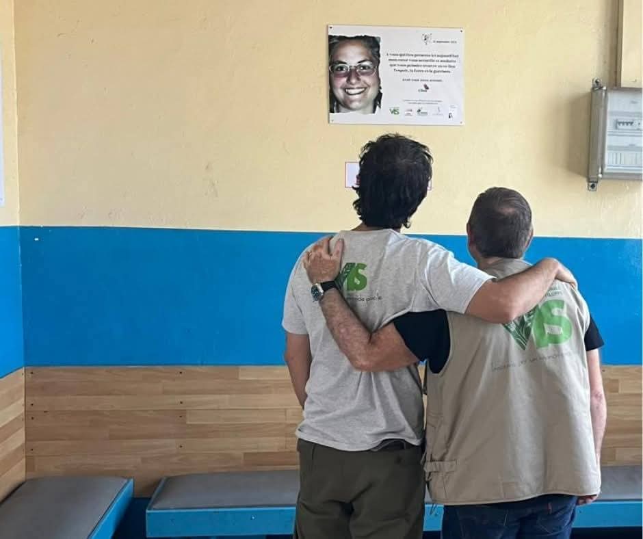 Rossella660's tweet photo. Il sogno di Elisa Claps era di diventare chirurgo e lavorare in Africa, ma è stata uccisa prima che potesse realizzarlo

Ora Gildo Claps e Gianmarco Saurino sono a Goma nella Repubblica del Congo dove l'ambulatorio medico è dedicato ad Elisa. https://t.co/MXconQfkU2